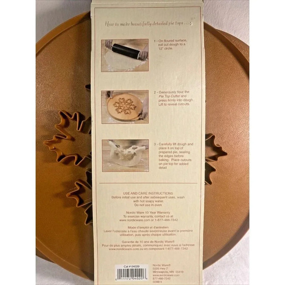 Nordic Ware 2-n-1 Leaves & Apples Reversible 12" Pie Top Cutter Thanksgiving - Picture 3 of 5